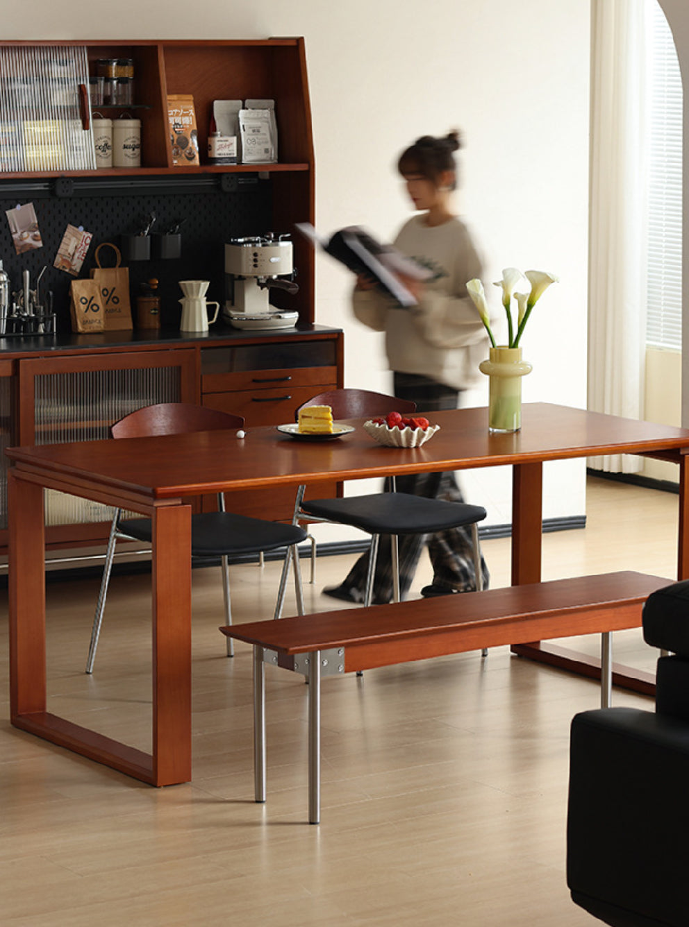 Saeta Solid Wood Table