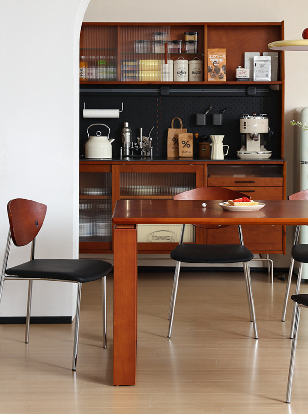 Saeta Solid Wood Table